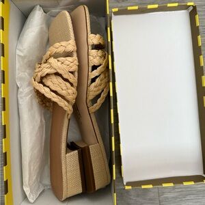 Circus by Sam Edelman Tan Platform Sandals NEW IN BOX